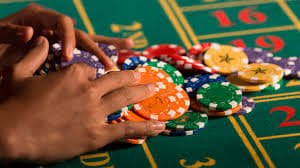 Tampilan permainan Mega Moolah di xenoblade dengan tema Afrika dan jackpot progresif